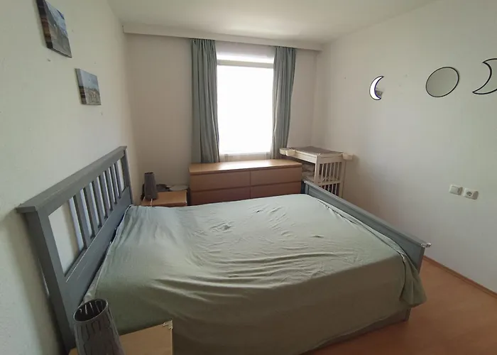 Spacious 1 Modern 2 Bedroom - - 20min Walk To Parliament - 5night Min شقة